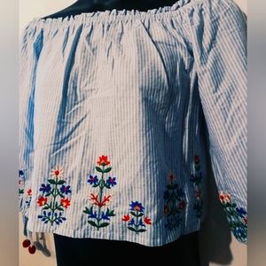 Forever 21 Women's medium Off the Shoulder embroidered 3/4 tie sleeve Top